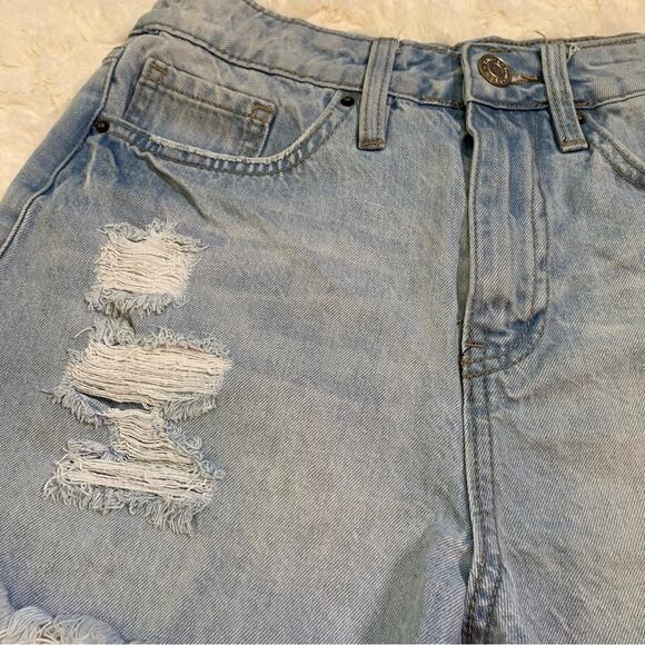 YMI Women's Distressed High Rise Y2K Jean Shorts Size 9/29 Light Wash Denim - Picture 3 of 9